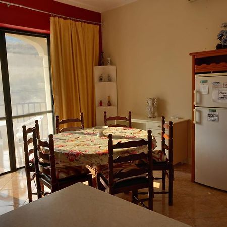 Spacious Apartment In Marsalforn, Gozo Екстер'єр фото